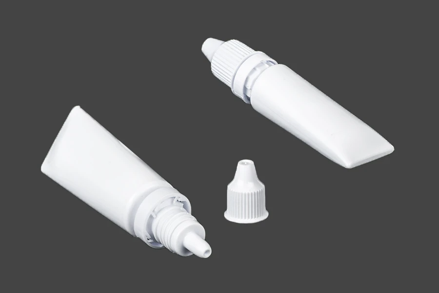 Plastična bela tubica 15mL - 12 kom