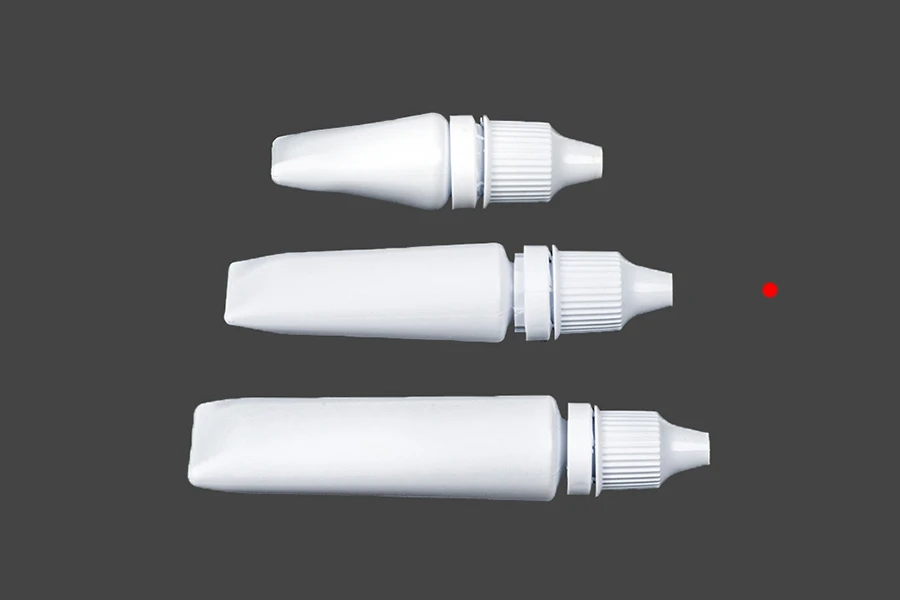 Plastična bela tubica 15mL - 12 kom