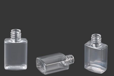 Plastična četvrtasta pljosnata flašica 30mL, grlo PP 18-2