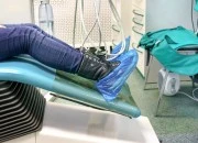 Jednokratne navlake za obuću sa kukicom za zatezanje - 100 komada Jednokratne navlake za obuću sa kukicom za zatezanje - 100 komada