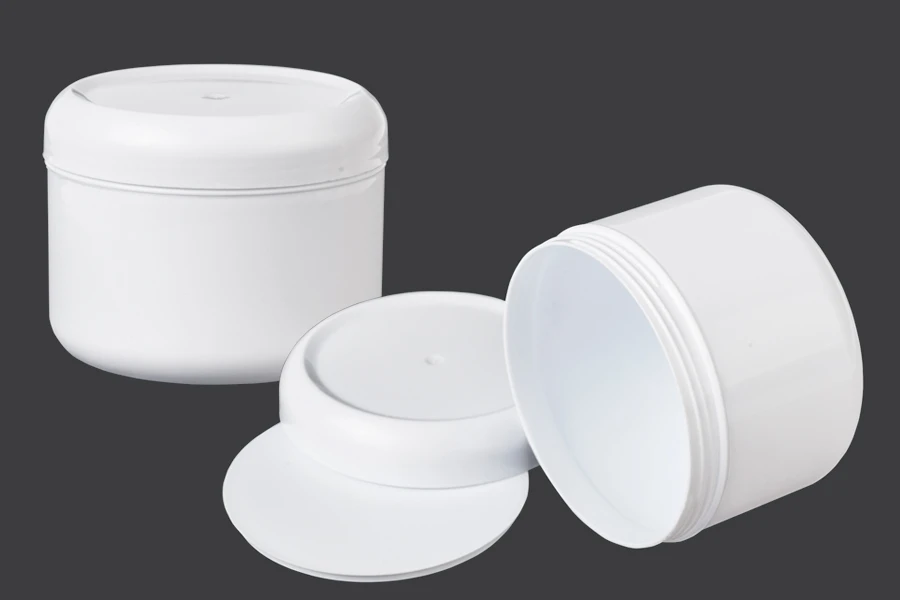 Plastična bela kutija 250mL sa zatvaračem i međupoklopcem - 12 kom Plastična bela kutija 250mL sa zatvaračem i međupoklopcem - 12 kom