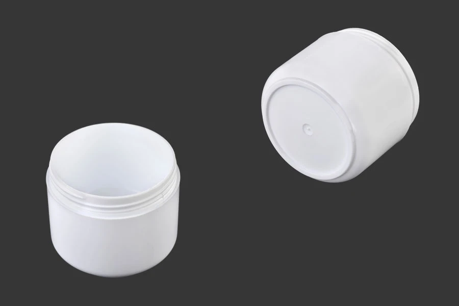 Plastična bela kutija sa duplim dnom 150mL, sa zatvaračem i međupoklopcem - 12 kom Plastična bela kutija sa duplim dnom 150mL, sa zatvaračem i međupoklopcem - 12 kom