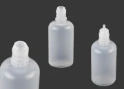 Plastična poluprovidna flašica 50mL sa crnim plastičnim zatvaračem CRC i plastičnom kapalicom, za elektronske cigarete - 50 kom Plastična poluprovidna flašica 50mL sa crnim plastičnim zatvaračem CRC i plastičnom kapalicom, za elektronske cigarete - 50 kom