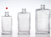 Četvrtasta bočica za parfeme 30mL sa reljefom (18/415) Četvrtasta bočica za parfeme 30mL sa reljefom (18/415)