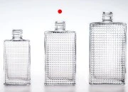 Četvrtasta bočica za parfeme 50mL sa reljefom (18/415)
