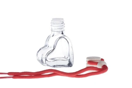 Bočica za osveživač automobila 4mL, srce sa plastičnim čepom, drvenim zatvaračem i zakačkom - 25 kom-10