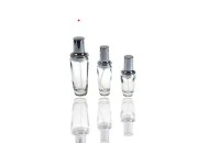 Staklena bočica 100mL za kreme, sa srebrnom pumpicom i zatvaračem Staklena bočica 100mL za kreme, sa srebrnom pumpicom i zatvaračem