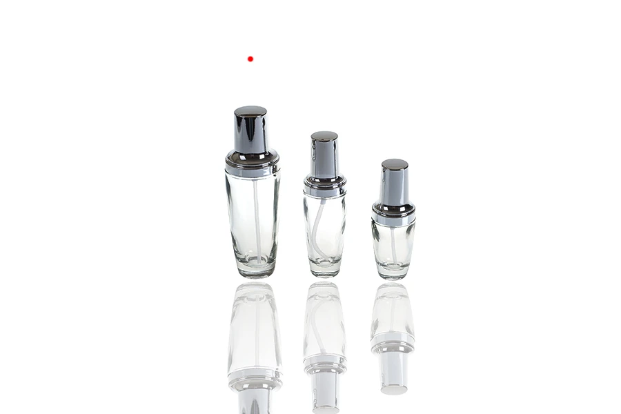 Staklena bočica 100mL za kreme, sa srebrnom pumpicom i zatvaračem Staklena bočica 100mL za kreme, sa srebrnom pumpicom i zatvaračem