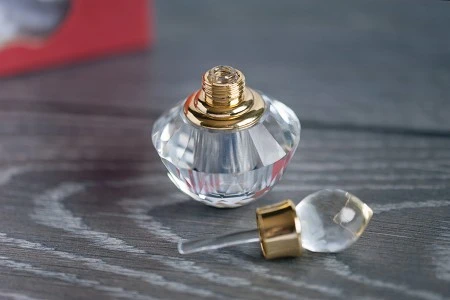 Kristalna bočica 3 ml sa kristalnim poklopcem i iglom-4