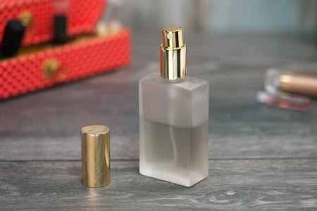 Staklena četvrtasta bočica od peskiranog stakla za parfeme 60mL (18/415)-6