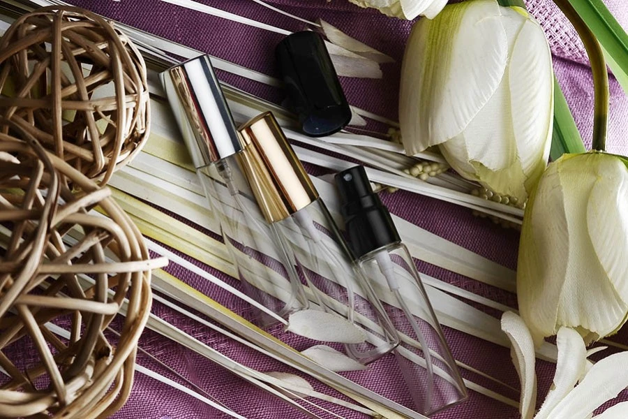 Staklena bočica 10mL za parfem sa sprejom i aluminijumskim poklopcem - 6 kom Staklena bočica 10mL za parfem sa sprejom i aluminijumskim poklopcem - 6 kom