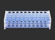 Plastični stalak 256x113x64 mm – 40 mesta (prečnik otvora 18 mm) Plastični stalak 256x113x64 mm – 40 mesta (prečnik otvora 18 mm)