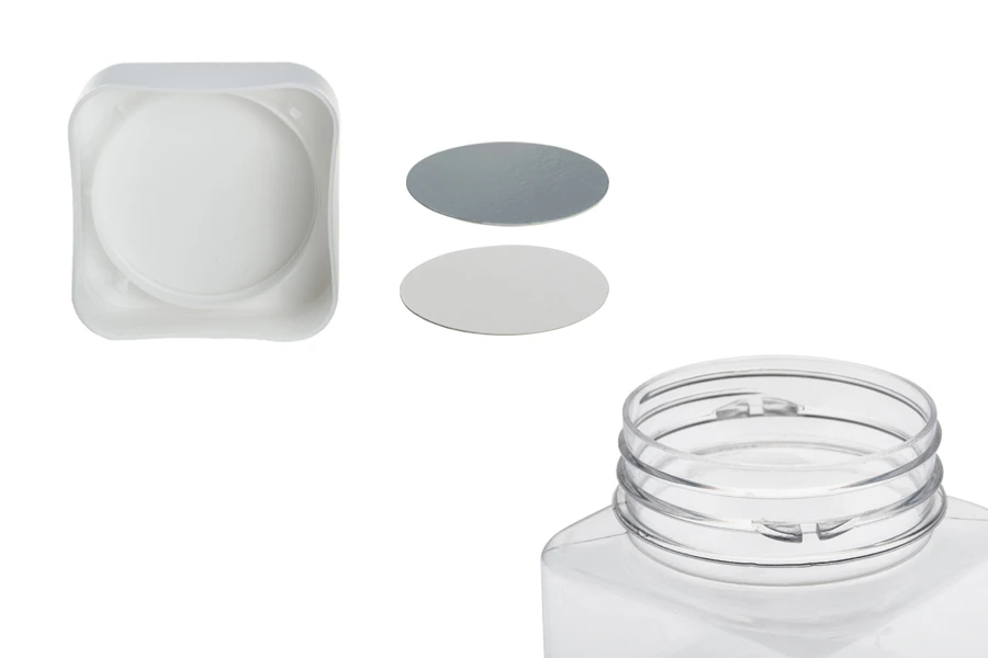 Plastična (PET) kockasta tegla za soli za kupanje 520mL, sa belim zatvaračem i zaptivkom na indukciono lepljenje Plastična (PET) kockasta tegla za soli za kupanje 520mL, sa belim zatvaračem i zaptivkom na indukciono lepljenje