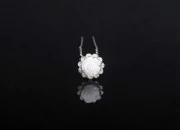 Dekorativna metalna ukosnica sa perlicom i kamenčićima, u obliku ruže (širina 14 mm) - 20 kom-slika_proizvoda