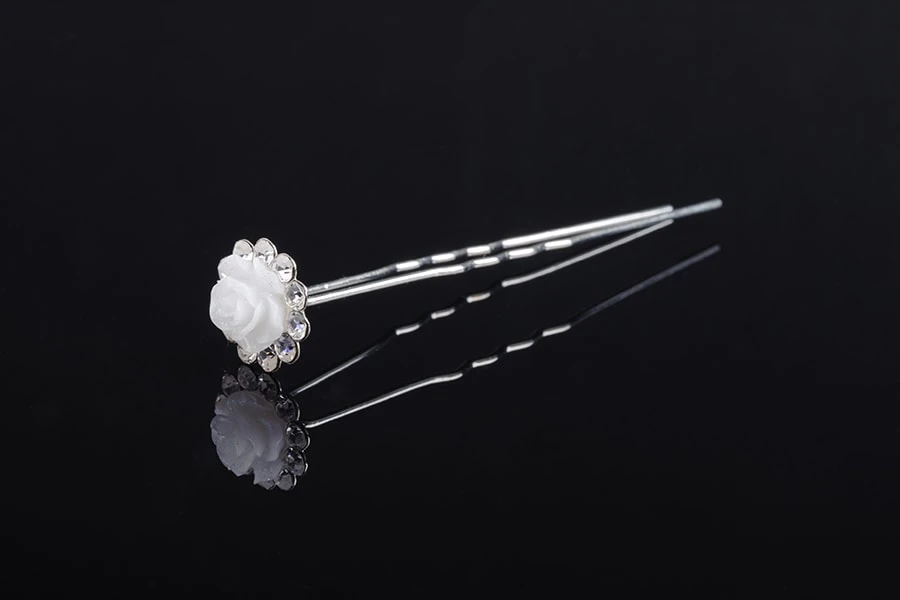 Dekorativna metalna ukosnica sa perlicom i kamenčićima, u obliku ruže (širina 14 mm) - 20 kom-dimenzije_slike