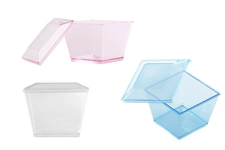 Plastična četvtasta posudica za slatkiše na krštenju 70mL, sa poklopcem - 100 komada-2