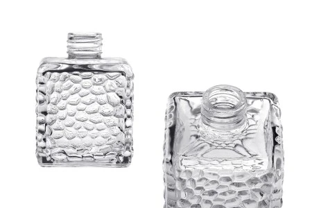 Staklena četvrtasta bočica 200mL (PP 28) sa reljefom, za osveživač prostora-1