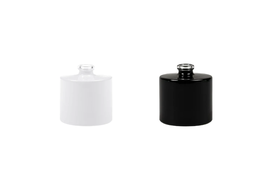 Okrugla flašica za parfem 30mL sa 15 mm „Crimp“ sigurnosnim zatvaranjem u beloj ili crnoj boji Okrugla flašica za parfem 30mL sa 15 mm „Crimp“ sigurnosnim zatvaranjem u beloj ili crnoj boji