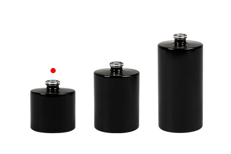 Okrugla flašica za parfem 30mL sa 15 mm „Crimp“ sigurnosnim zatvaranjem u beloj ili crnoj boji Okrugla flašica za parfem 30mL sa 15 mm „Crimp“ sigurnosnim zatvaranjem u beloj ili crnoj boji