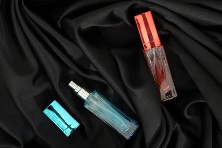 Staklene bočice za parfeme 20mL, u nijansama raznih boja sa sprejom i zatvaračem-2