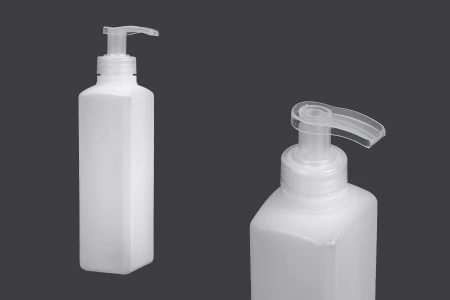 Plastična poluprovidna četvrtasta flaša 300 mL sa pumpicom, 28/400-1