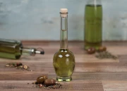 Staklena okrugla flaša sa dugim i uskim grlom 200mL Staklena okrugla flaša sa dugim i uskim grlom 200mL
