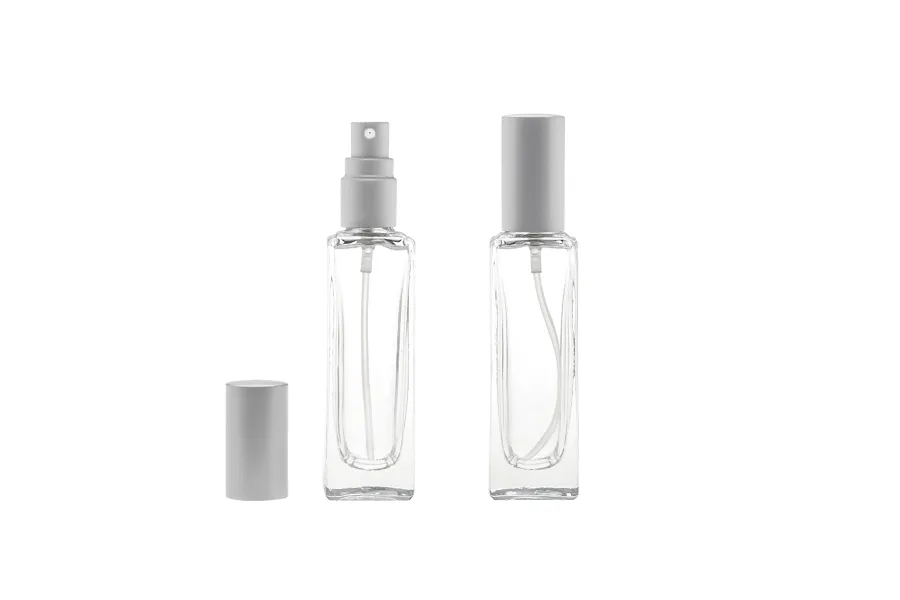 Staklena providna bočica 20mL, sa plastičnim sprejom i zatvaračem PP15-grupa_slika