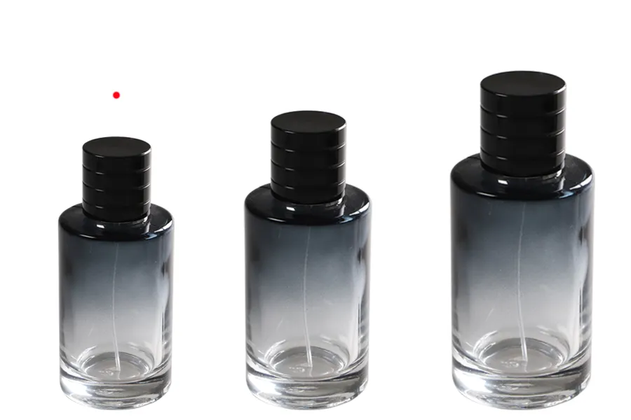 Staklena bočica 30mL sa zlatnim ili srebrnim sprejom i crnim zatvaračem (PP 15) Staklena bočica 30mL sa zlatnim ili srebrnim sprejom i crnim zatvaračem (PP 15)