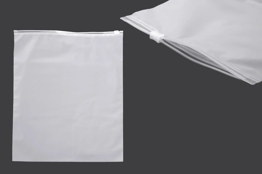 MAT poluprovidna plastična kesica 300x350mm sa patent zatvaranjem - 100 kom MAT poluprovidna plastična kesica 300x350mm sa patent zatvaranjem - 100 kom