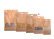 Kraft DoyPack kesice sa zip zatvaranjem, prozorom, Eurohole otvorom, unutrašnjom i spoljašnjom providnom oblogom i sa mogućnošću termo zatvaranja 140x60x240 mm - 50kom-grupa_slika