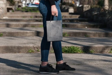 Papirna kesa 180x100x250mm sa ručkom, u više boja - 12 kom-3
