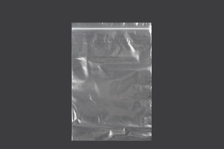 Plastična kesica 150x220mm, providna i sa belim zip zatvaračem - 100 kom Plastična kesica 150x220mm, providna i sa belim zip zatvaračem - 100 kom