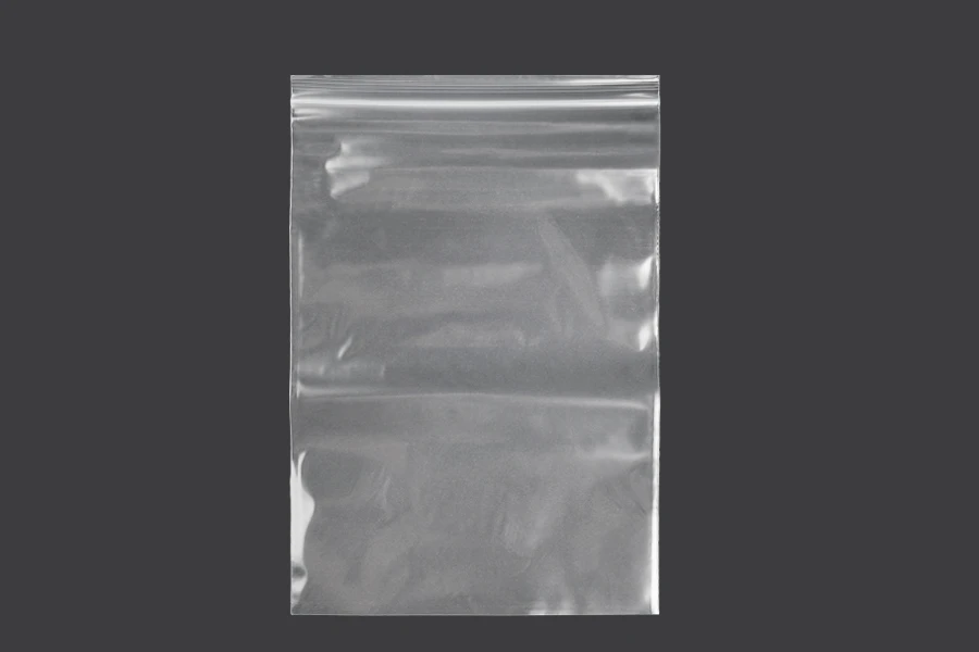 Plastična kesica 170x250mm, providna i sa belim zip zatvaračem - 100 kom Plastična kesica 170x250mm, providna i sa belim zip zatvaračem - 100 kom