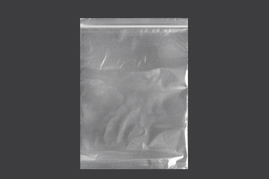 Plastična kesica 200x285mm, providna i sa belim zip zatvaračem - 100 kom Plastična kesica 200x285mm, providna i sa belim zip zatvaračem - 100 kom