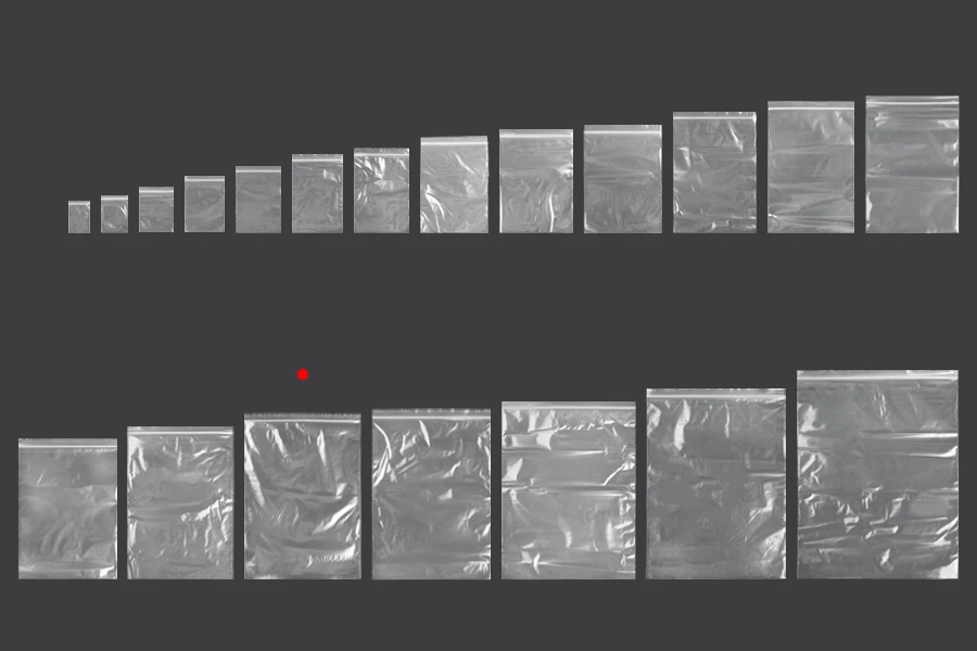 Plastična kesica 240x340mm, providna i sa belim zip zatvaračem - 100 kom Plastična kesica 240x340mm, providna i sa belim zip zatvaračem - 100 kom