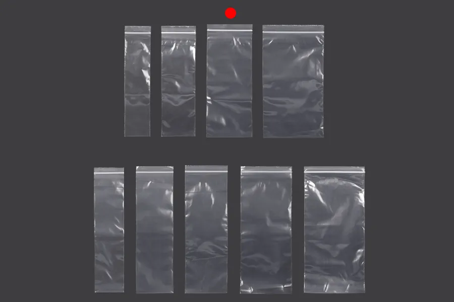 Plastična kesica 100x250mm, providna i sa belim zip zatvaračem - 100 kom Plastična kesica 100x250mm, providna i sa belim zip zatvaračem - 100 kom