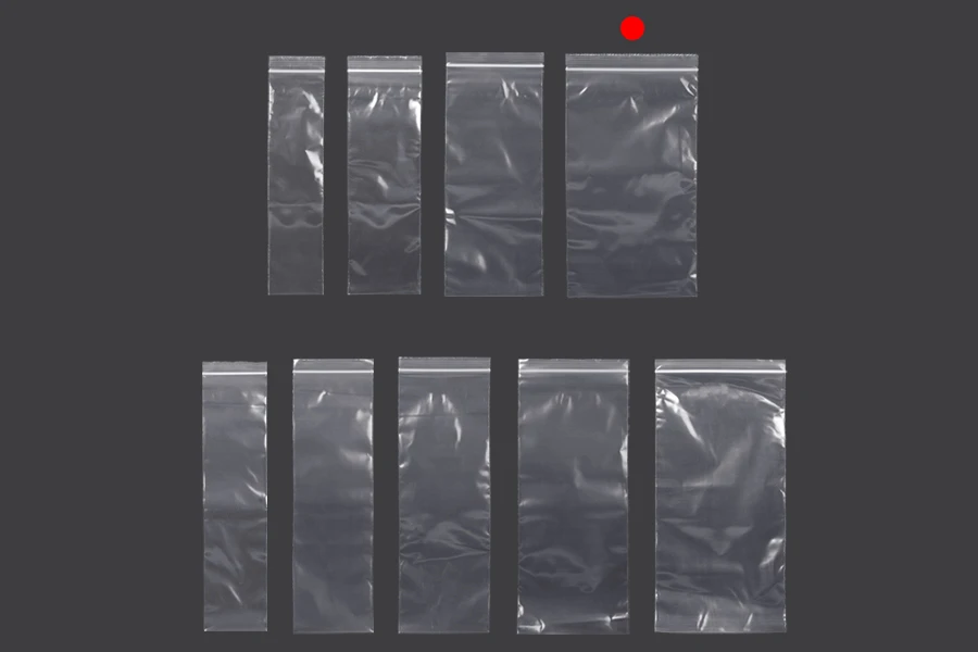 Plastična kesica 140x250mm, providna i sa belim zip zatvaračem - 100 kom Plastična kesica 140x250mm, providna i sa belim zip zatvaračem - 100 kom
