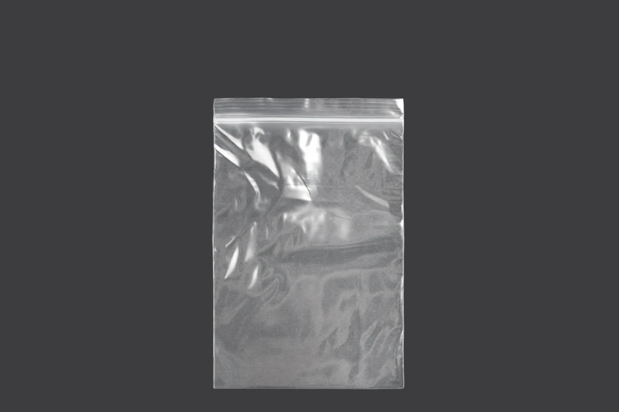 Plastična kesica 100x150mm, providna i sa belim zip zatvaračem - 100 kom Plastična kesica 100x150mm, providna i sa belim zip zatvaračem - 100 kom