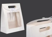 Papirna bela poklon kesa 220x120x290 mm sa zatvaranjem na čičak, prozorom i mašnom - 12 kom Papirna bela poklon kesa 220x120x290 mm sa zatvaranjem na čičak, prozorom i mašnom - 12 kom