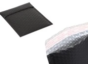 Crna mat koverta sa pucketavom folijom 13x18cm - 10 kom Crna mat koverta sa pucketavom folijom 13x18cm - 10 kom