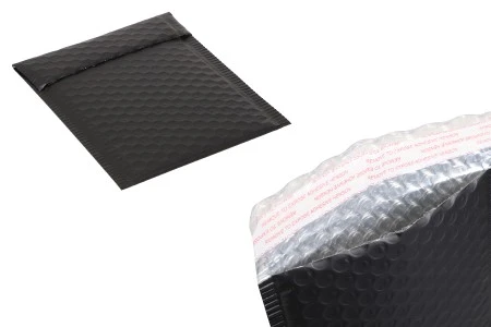 Crna mat koverta sa pucketavom folijom 13x18cm - 10 kom-1