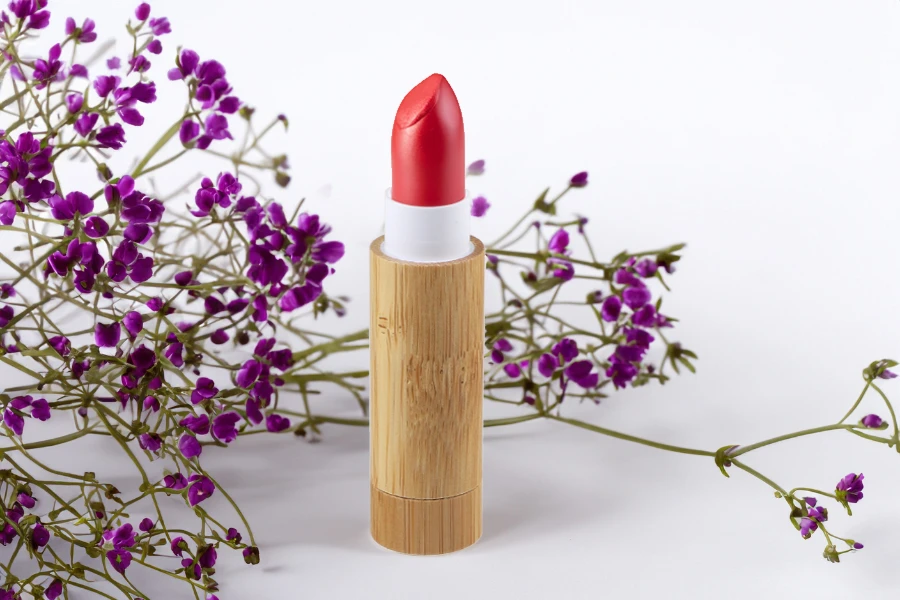 Tubica za karmin ili balzam za usne od bambusa (plastična unutrašnjost) - 6 kom Tubica za karmin ili balzam za usne od bambusa (plastična unutrašnjost) - 6 kom