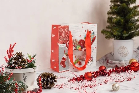 Božićna papirna poklon kesica 145x57x142 mm sa trakom za ručku - 12 kom-3