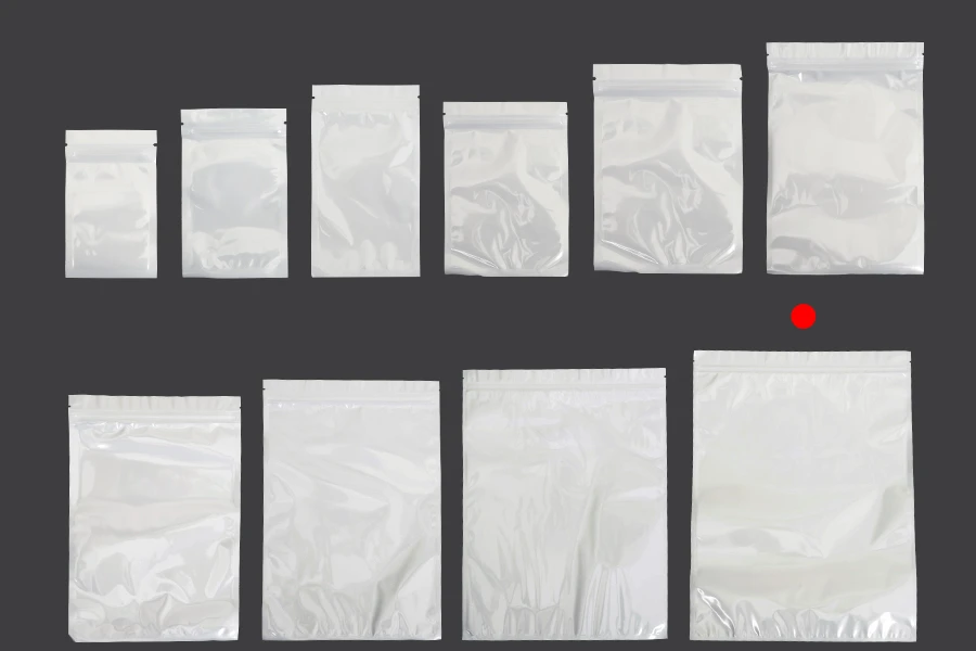 Plastična zip kesica 300x400mm sa belom zadnjom i providnom prednjom stranom - 100 kom Plastična zip kesica 300x400mm sa belom zadnjom i providnom prednjom stranom - 100 kom