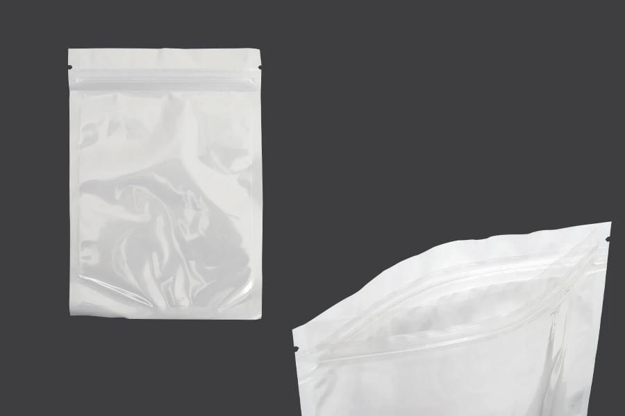 Plastična zip kesica 150x220mm sa belom zadnjom i providnom prednjom stranom - 100 kom Plastična zip kesica 150x220mm sa belom zadnjom i providnom prednjom stranom - 100 kom