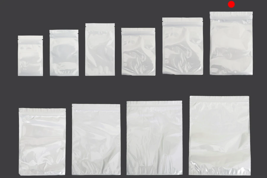 Plastična zip kesica 160x240mm sa belom zadnjom i providnom prednjom stranom - 100 kom Plastična zip kesica 160x240mm sa belom zadnjom i providnom prednjom stranom - 100 kom