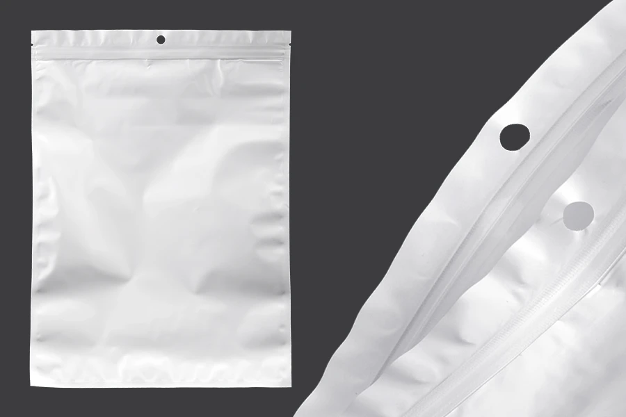 Plastične bele kesice sa zip zatvaranjem 240x340 mm, sa otvorom za kačenje i mogućnošću termo zatvaranja - 100 kom Plastične bele kesice sa zip zatvaranjem 240x340 mm, sa otvorom za kačenje i mogućnošću termo zatvaranja - 100 kom