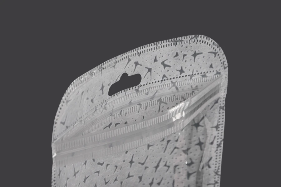 Kesica 135x245mm sa zip zatvaranjem, non woven zadnjom i providnom prednjom stranom i sa Eurohole otvorom - 50 kom