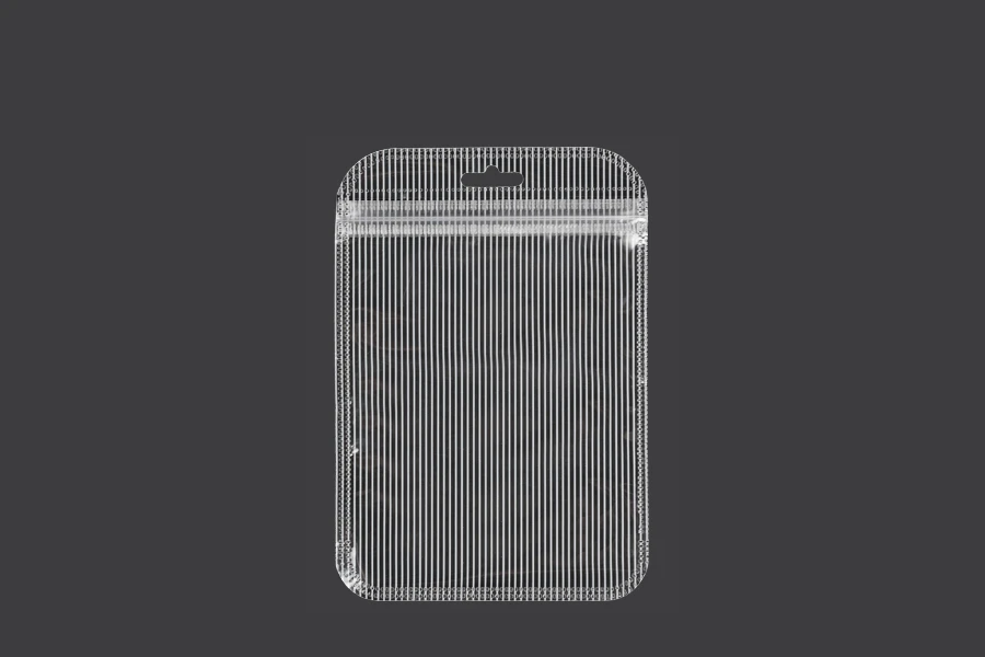 Plastična zip kesica 105x150mm sa providnom prednjom stranom, zadnjom providnom stranom sa linijama i sa Eurohole otvorom - 100 kom Plastična zip kesica 105x150mm sa providnom prednjom stranom, zadnjom providnom stranom sa linijama i sa Eurohole otvorom - 100 kom