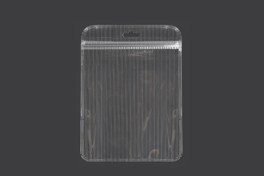 Plastična zip kesica 150x200mm sa providnom prednjom stranom, zadnjom providnom stranom sa linijama i sa Eurohole otvorom - 100 kom-slika_proizvoda